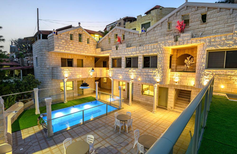 139192 המתחם בשעות הערב, ארמון מוראד דרוזי, וילה  בעין אל אסד וילות - Vila