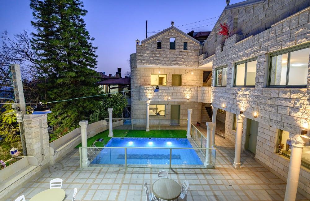 139195 המתחם בשעות הערב, ארמון מוראד דרוזי, וילה  בעין אל אסד וילות - Vila