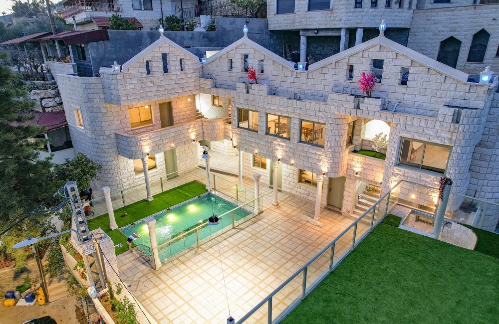 139196 המתחם בשעות הערב, ארמון מוראד דרוזי, וילה  בעין אל אסד וילות - Vila