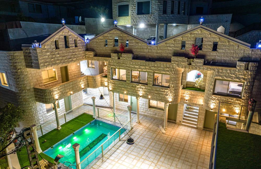 139198 המתחם בשעות הערב, ארמון מוראד דרוזי, וילה  בעין אל אסד וילות - Vila