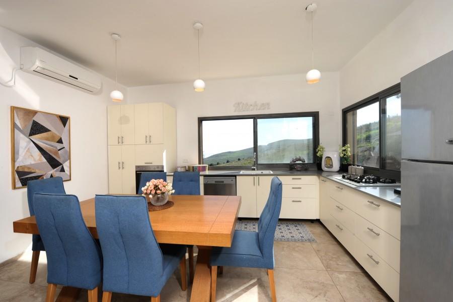 140447 פנים הוילה והחדרים, וילה נוף מולדת, וילה  בראש פינה וילות - Vila