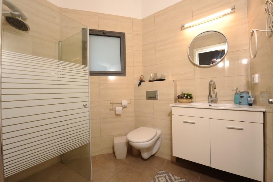 140461 פנים הוילה והחדרים, וילה נוף מולדת, וילה  בראש פינה וילות - Vila