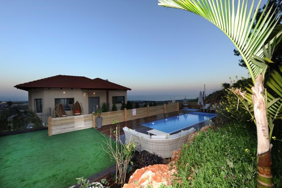 140477 חצר ובריכה, וילה נוף מולדת, וילה  בראש פינה וילות - Vila