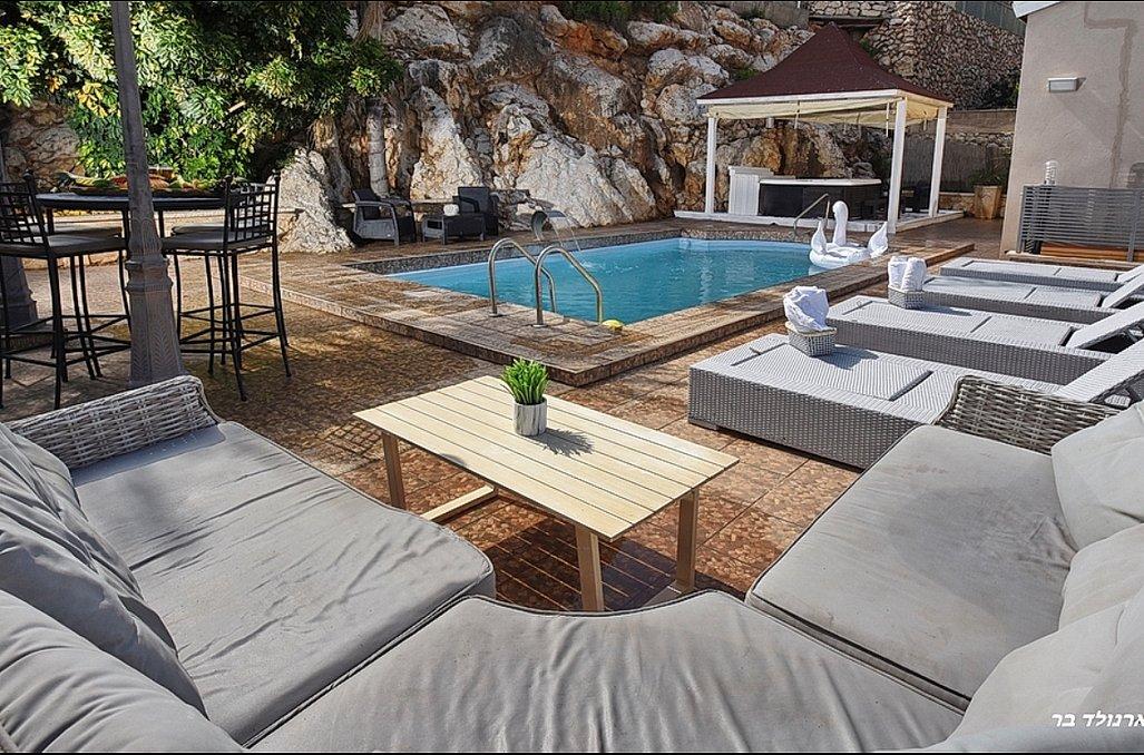 147131 המתחם החיצוני, וילה גלילא, וילה  בנוף כנרת וילות - Vila