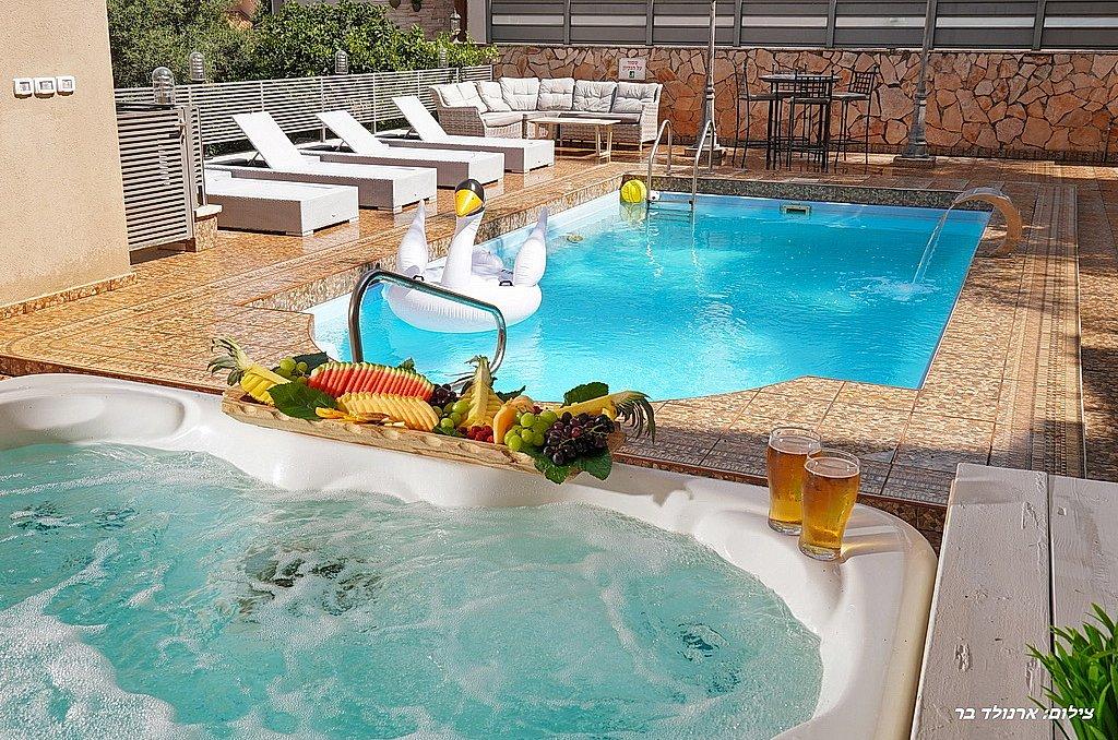 147142 המתחם החיצוני, וילה גלילא, וילה  בנוף כנרת וילות - Vila