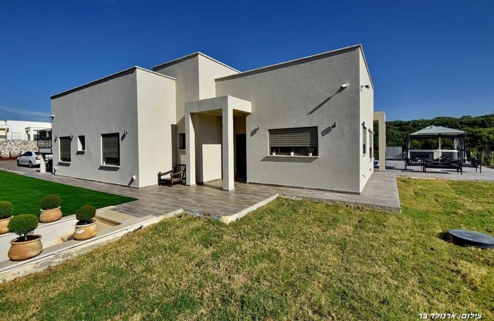 148597 המתחם החיצוני, אחוזת נוביו, וילה  בשתולה וילות - Vila