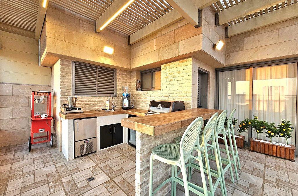 151656 המתחם החיצוני, פנטהאוז רוגע על הים, וילה  בחדרה וילות - Vila