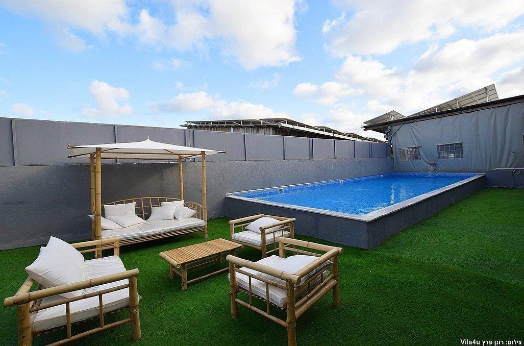 אחוזת וניש המתחם החיצוני, אחוזת וניש, וילה  בעזריקם וילות - Vila