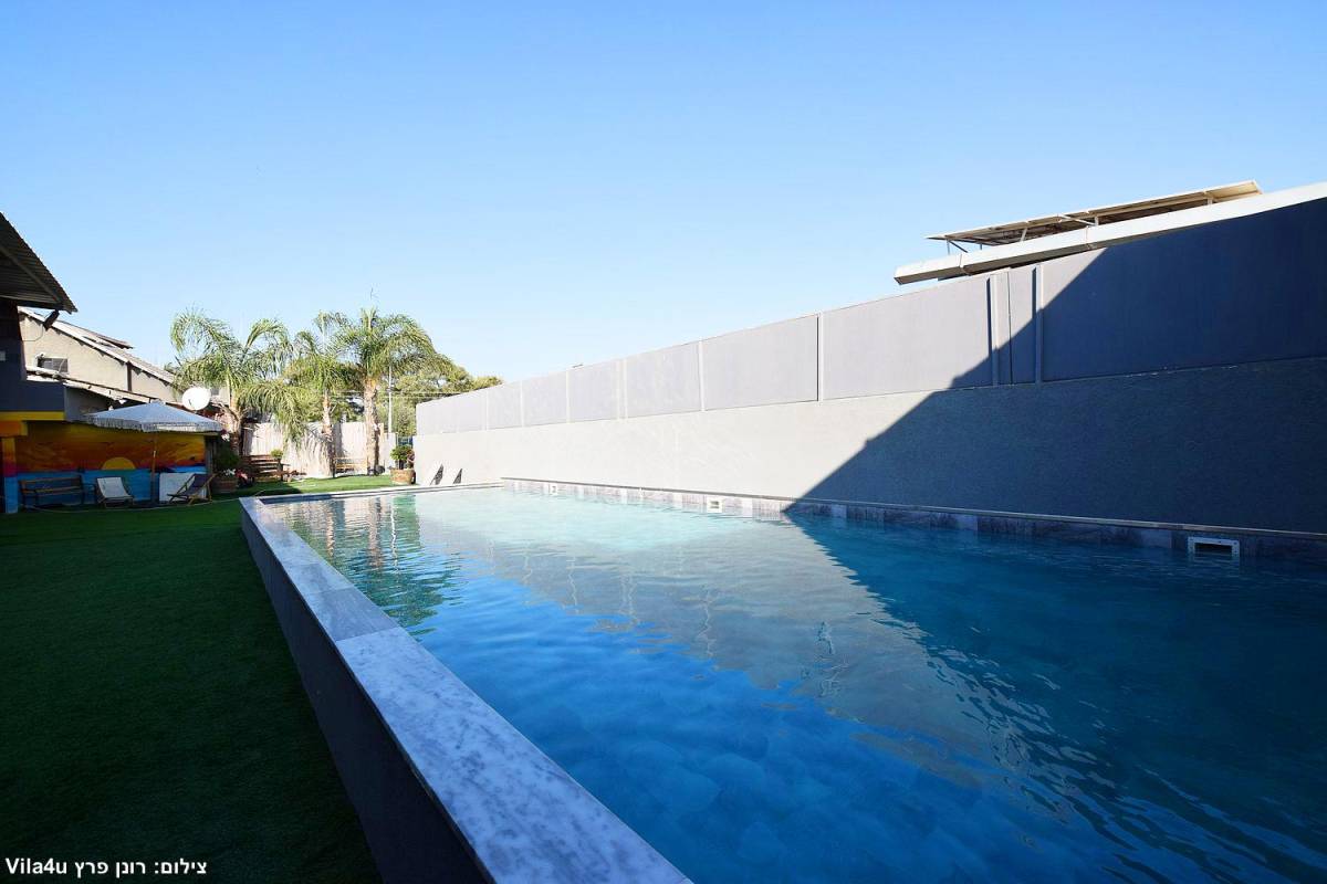 אחוזת וניש המתחם החיצוני, אחוזת וניש, וילה  בעזריקם וילות - Vila