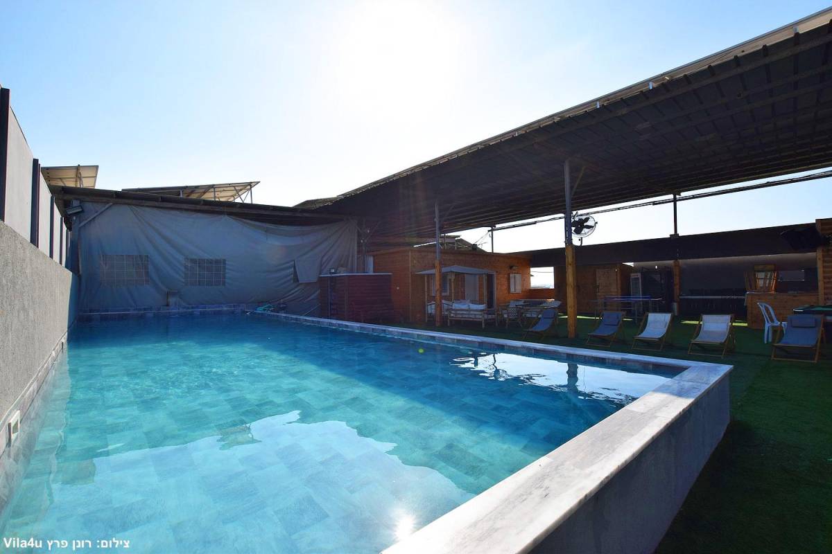 אחוזת וניש המתחם החיצוני, אחוזת וניש, וילה  בעזריקם וילות - Vila