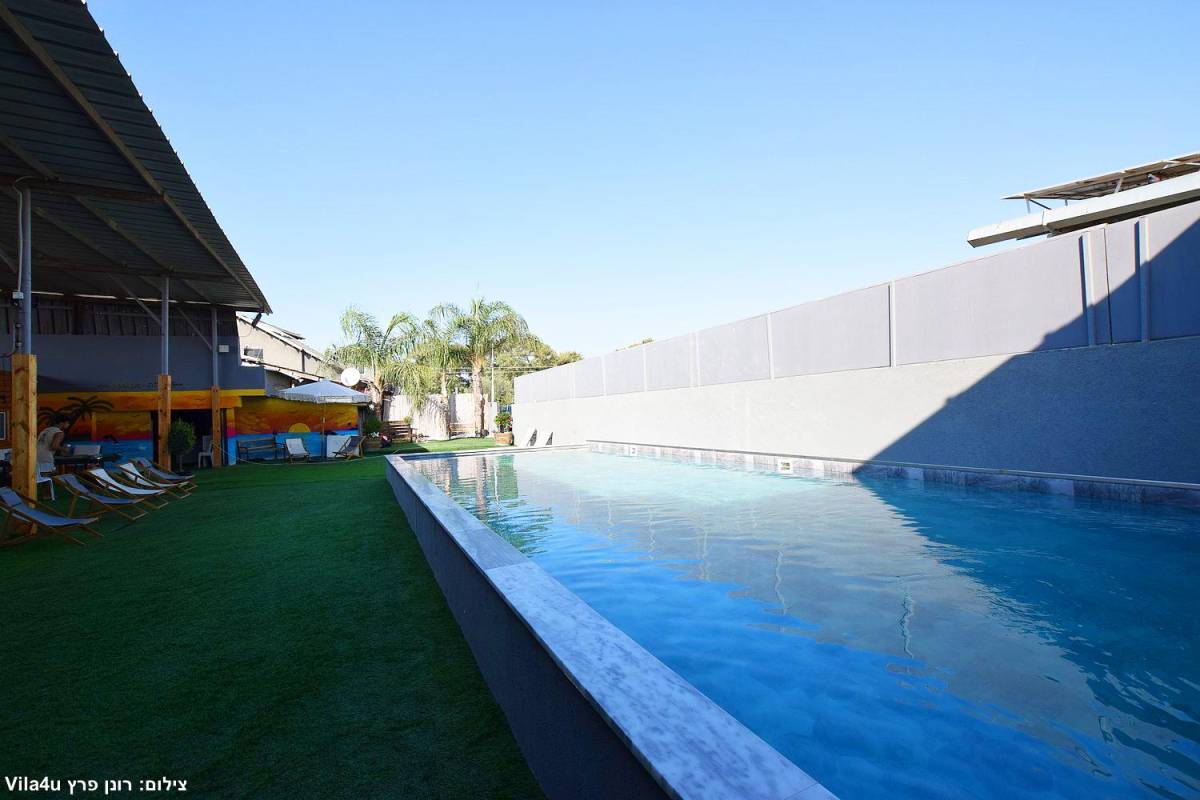 אחוזת וניש המתחם החיצוני, אחוזת וניש, וילה  בעזריקם וילות - Vila