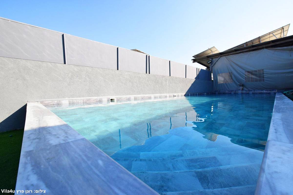 אחוזת וניש המתחם החיצוני, אחוזת וניש, וילה  בעזריקם וילות - Vila