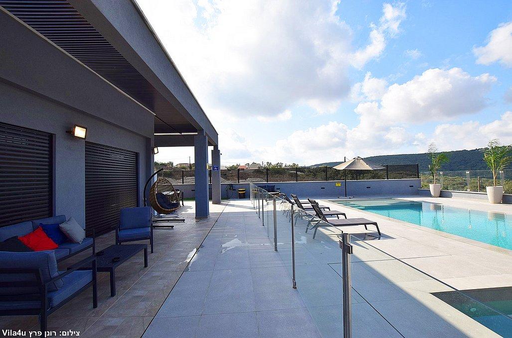 154699 המתחם החיצוני, וילה מול ההר, וילה  בשומרה וילות - Vila