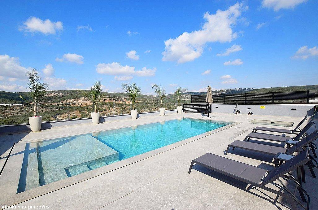 154704 המתחם החיצוני, וילה מול ההר, וילה  בשומרה וילות - Vila