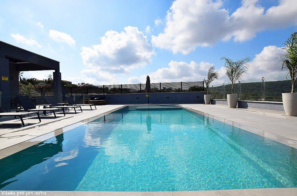 154705 המתחם החיצוני, וילה מול ההר, וילה  בשומרה וילות - Vila