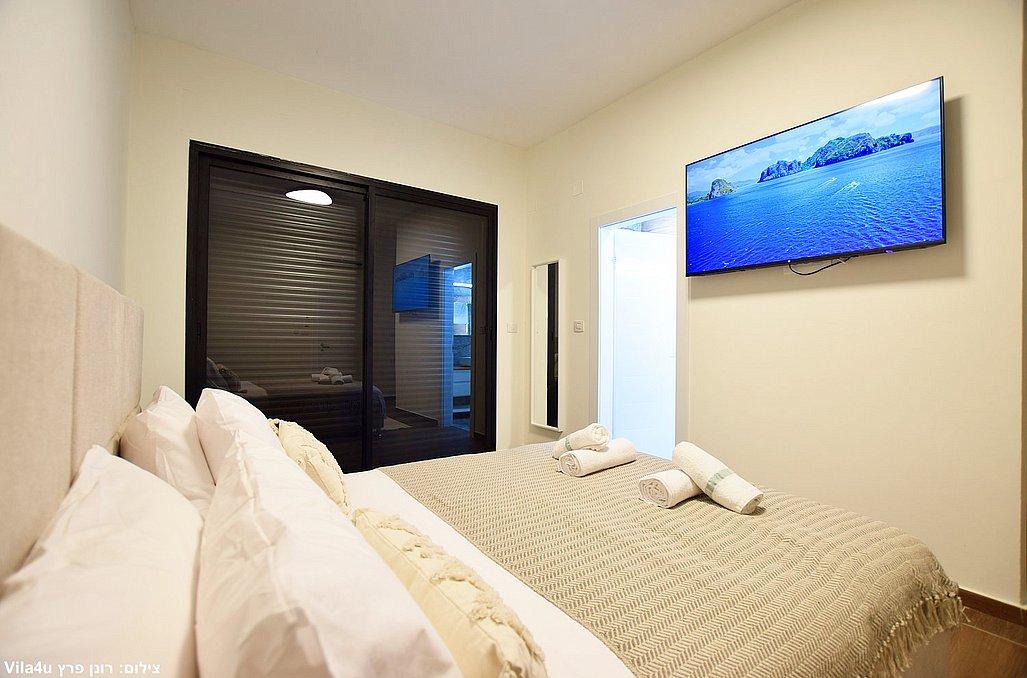 154711 מתחם פנימי - הוילה, וילה מול ההר, וילה  בשומרה וילות - Vila