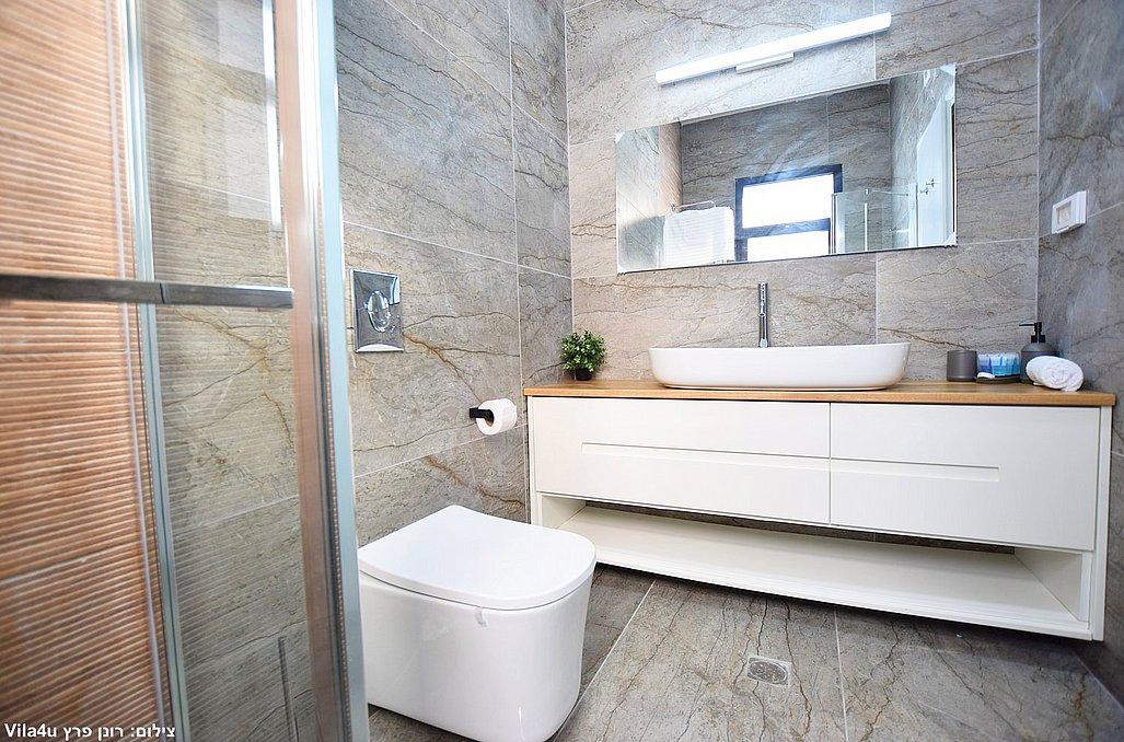 154717 מתחם פנימי - הוילה, וילה מול ההר, וילה  בשומרה וילות - Vila