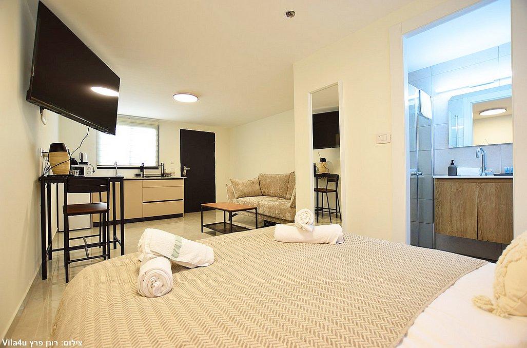 154723 גלרית הסוויטה, וילה מול ההר, וילה  בשומרה וילות - Vila