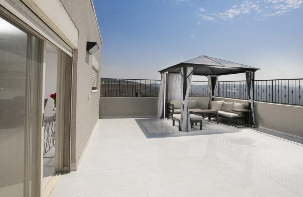 156056 המתחם החיצוני, אחוזת סאנשיין, וילה  בזרעית וילות - Vila