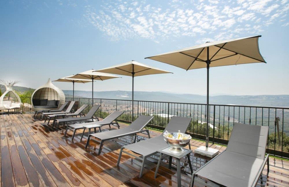 156059 המתחם החיצוני, אחוזת סאנשיין, וילה  בזרעית וילות - Vila