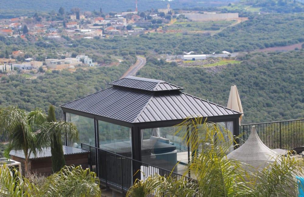 156062 המתחם החיצוני, אחוזת סאנשיין, וילה  בזרעית וילות - Vila