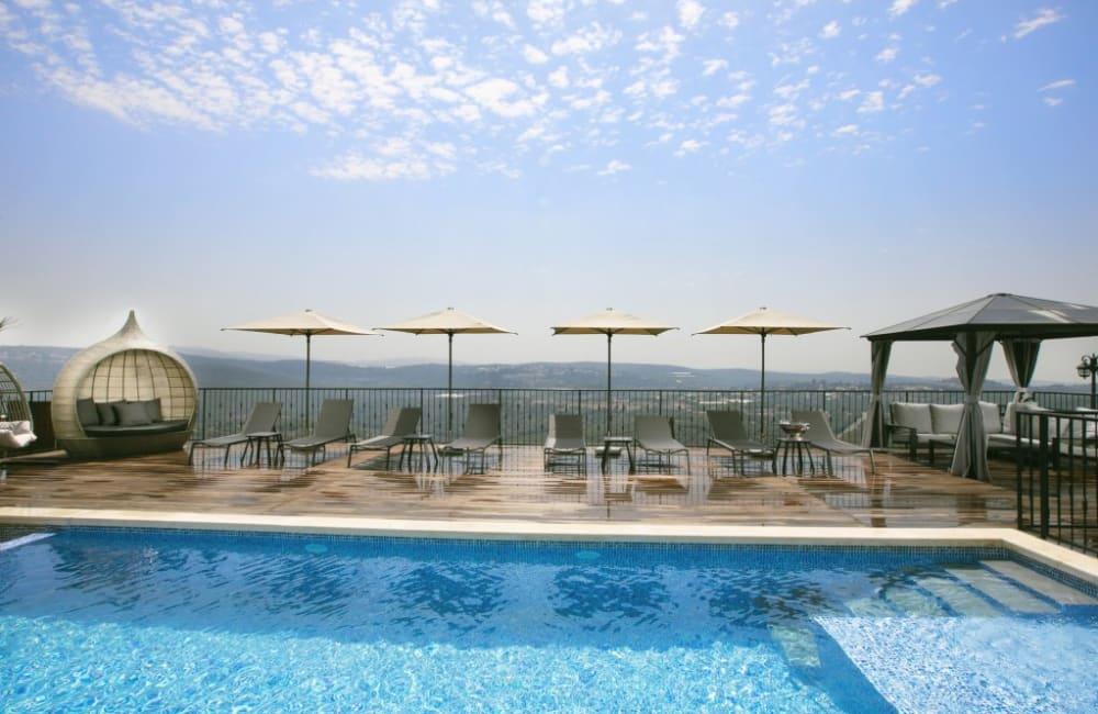 156064 המתחם החיצוני, אחוזת סאנשיין, וילה  בזרעית וילות - Vila