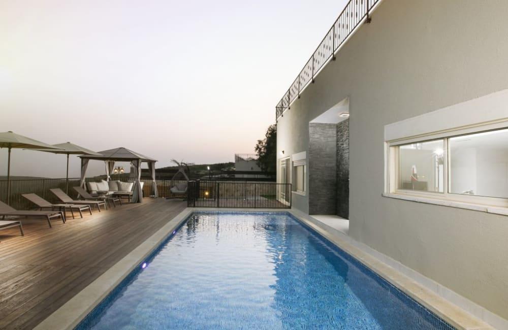 156065 המתחם החיצוני, אחוזת סאנשיין, וילה  בזרעית וילות - Vila