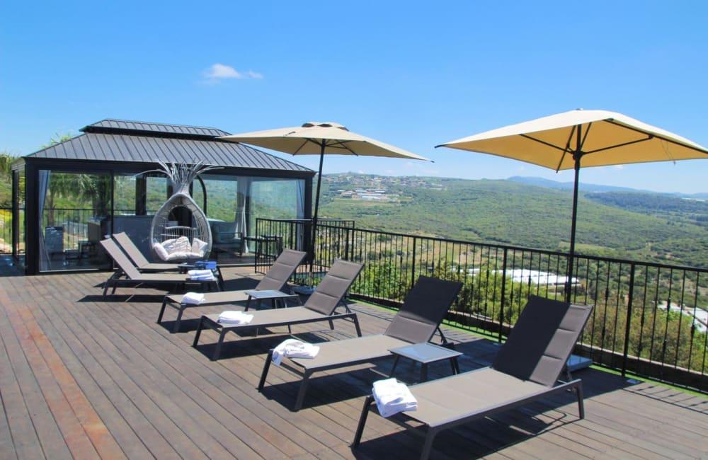 156075 המתחם החיצוני, אחוזת סאנשיין, וילה  בזרעית וילות - Vila