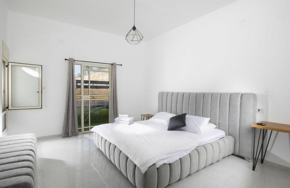 156100 המתחם הפנימי, אחוזת סאנשיין, וילה  בזרעית וילות - Vila