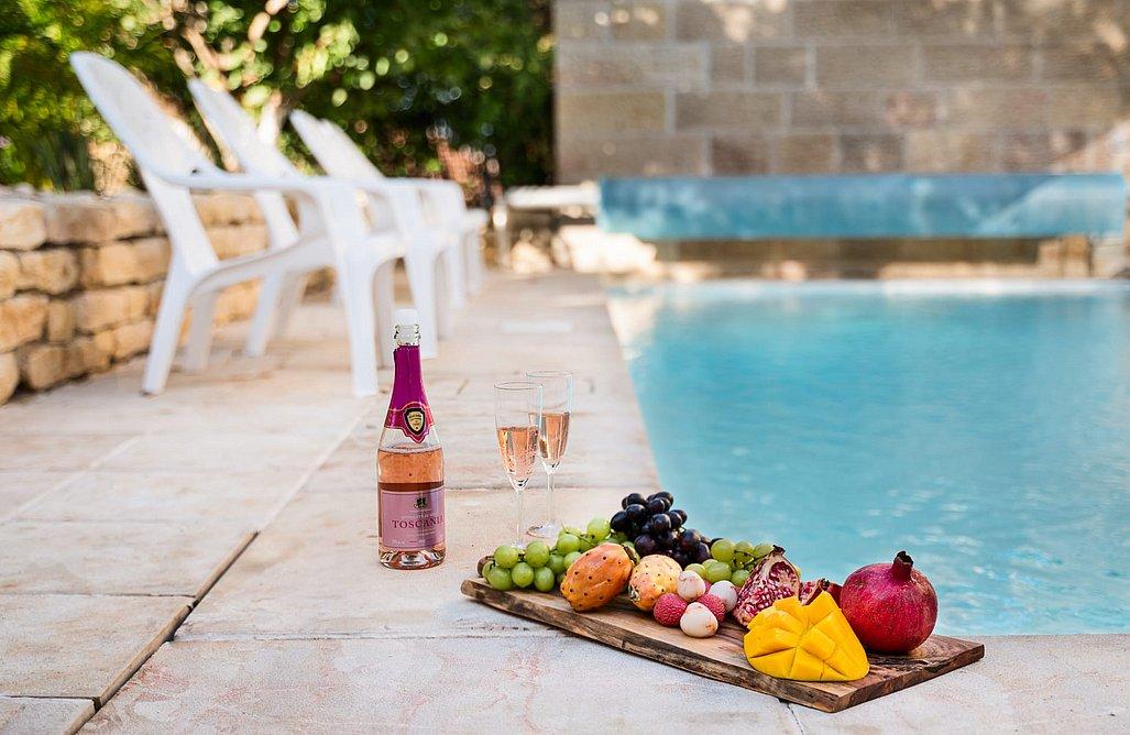 156289 חצר המתחם, וילה בהר, וילה  בצור הדסה וילות - Vila