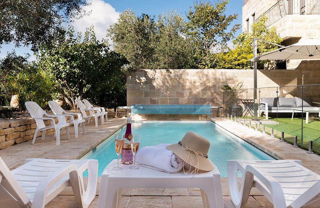 156291 חצר המתחם, וילה בהר, וילה  בצור הדסה וילות - Vila