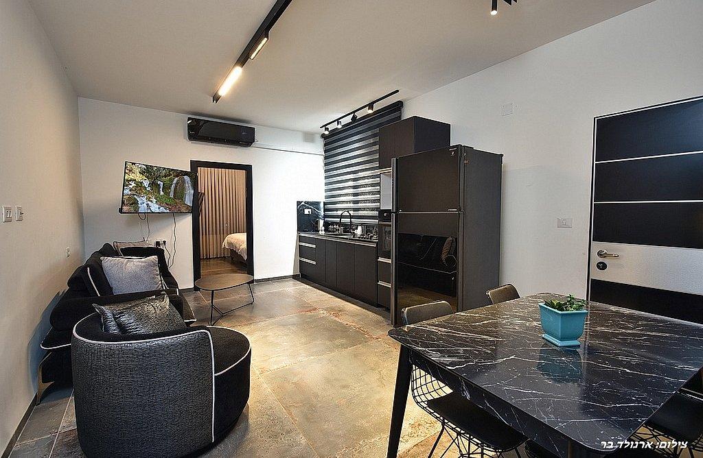 156427 גלרית פנים, אחוזת יערה, וילה  ביערה וילות - Vila