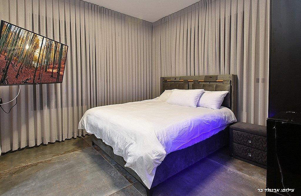 156435 גלרית פנים, אחוזת יערה, וילה  ביערה וילות - Vila