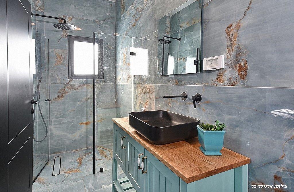 156447 גלרית פנים, אחוזת יערה, וילה  ביערה וילות - Vila