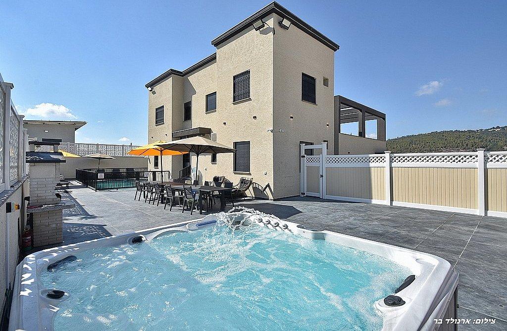 156454 גלרית חוץ, אחוזת יערה, וילה  ביערה וילות - Vila