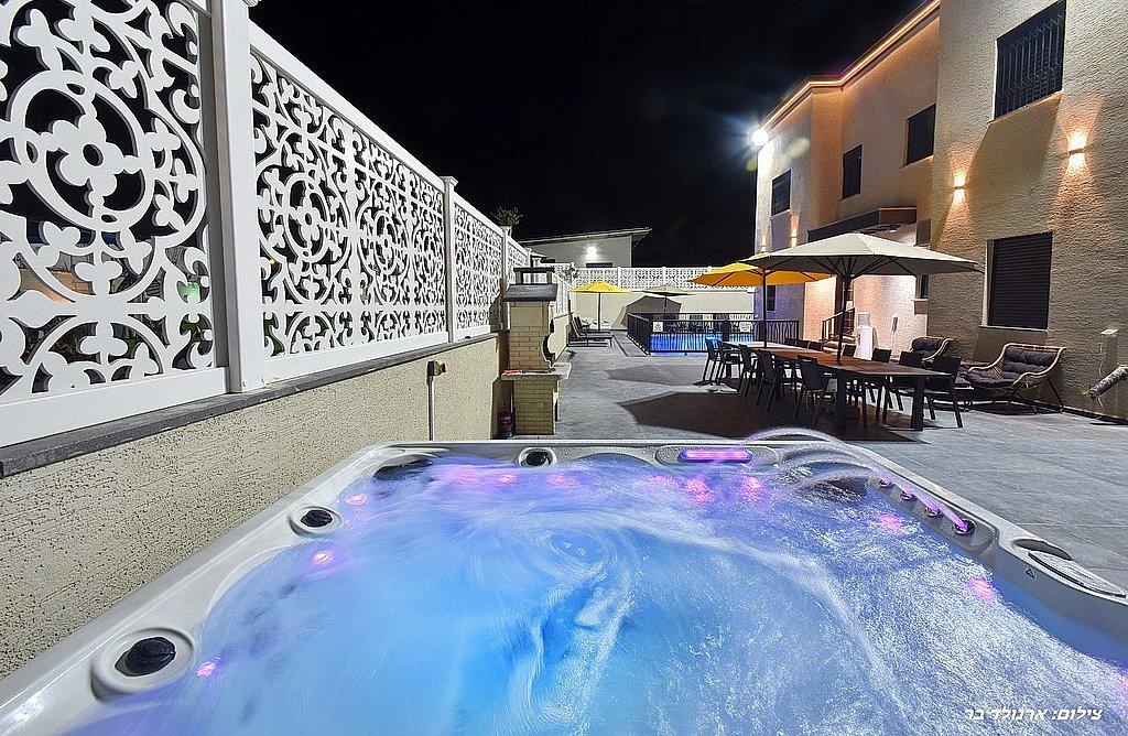 156459 גלרית חוץ, אחוזת יערה, וילה  ביערה וילות - Vila