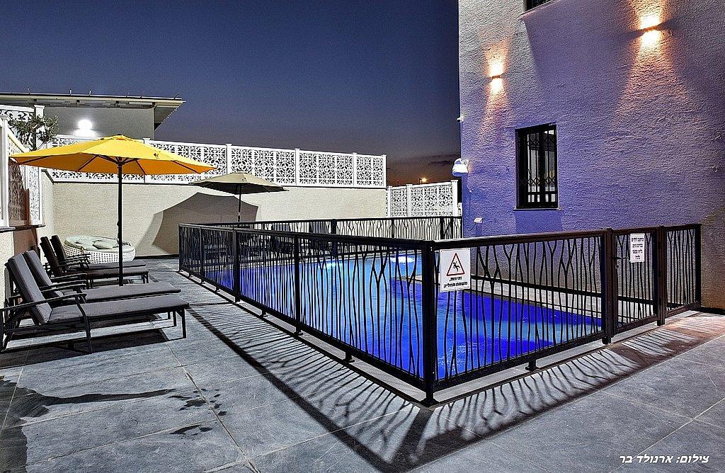 156466 גלרית חוץ, אחוזת יערה, וילה  ביערה וילות - Vila