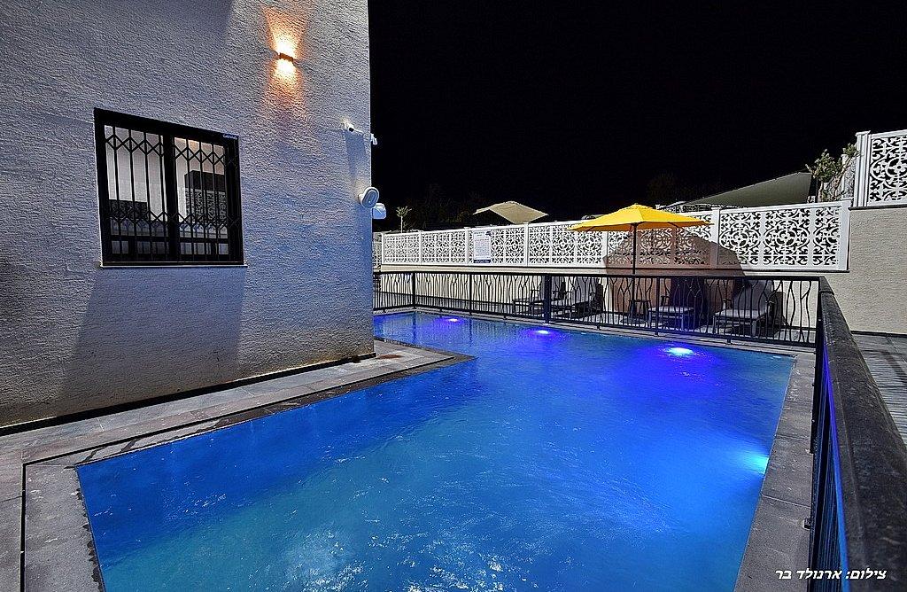 156468 גלרית חוץ, אחוזת יערה, וילה  ביערה וילות - Vila