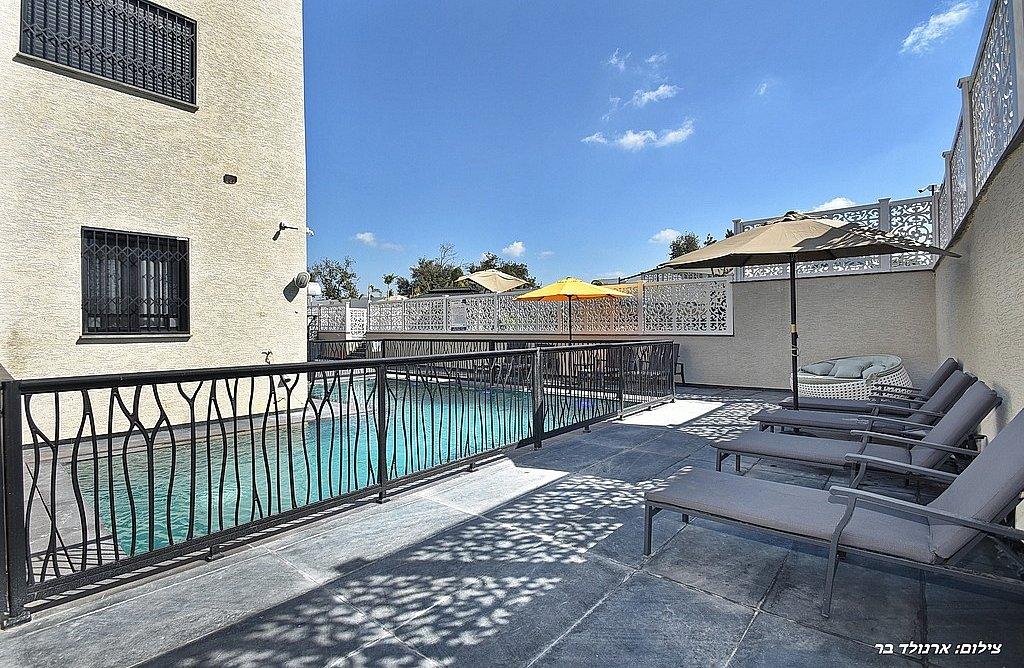 156472 גלרית חוץ, אחוזת יערה, וילה  ביערה וילות - Vila