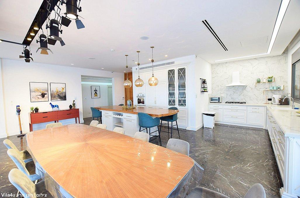 157713 המתחם הפנימי, סי וויו פנטהאוז - Sea View Penthouse, וילה  בחדרה וילות - Vila