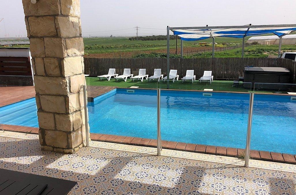 164393 המתחם החיצוני, קאסה לינדה, וילה  בעוזה וילות - Vila