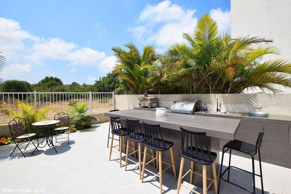 166365 מתחם הבר, הבריכה של ליבי, וילה  בקיסריה וילות - Vila