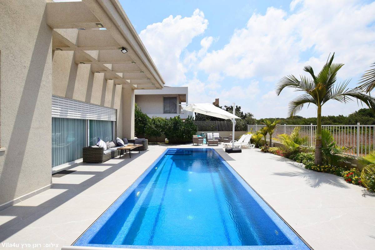 166370 הבריכה והנוף, הבריכה של ליבי, וילה  בקיסריה וילות - Vila