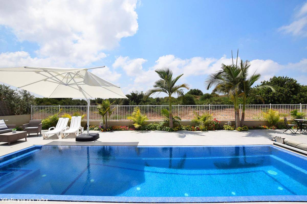 166371 הבריכה והנוף, הבריכה של ליבי, וילה  בקיסריה וילות - Vila