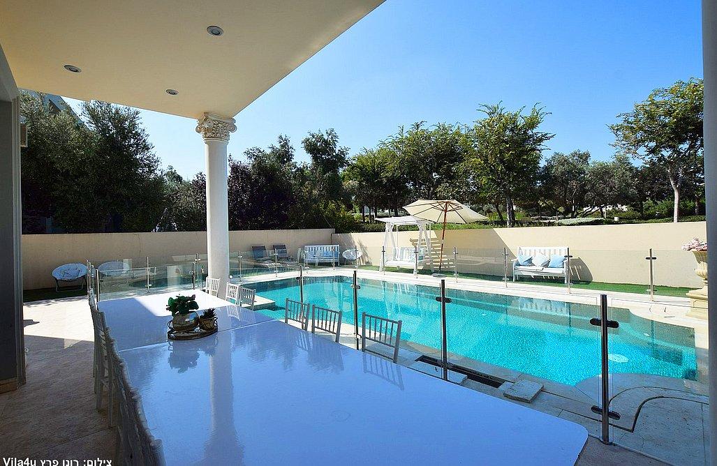 169965 המתחם החיצוני, קיסריה הום בוטיק, וילה  בקיסריה וילות - Vila