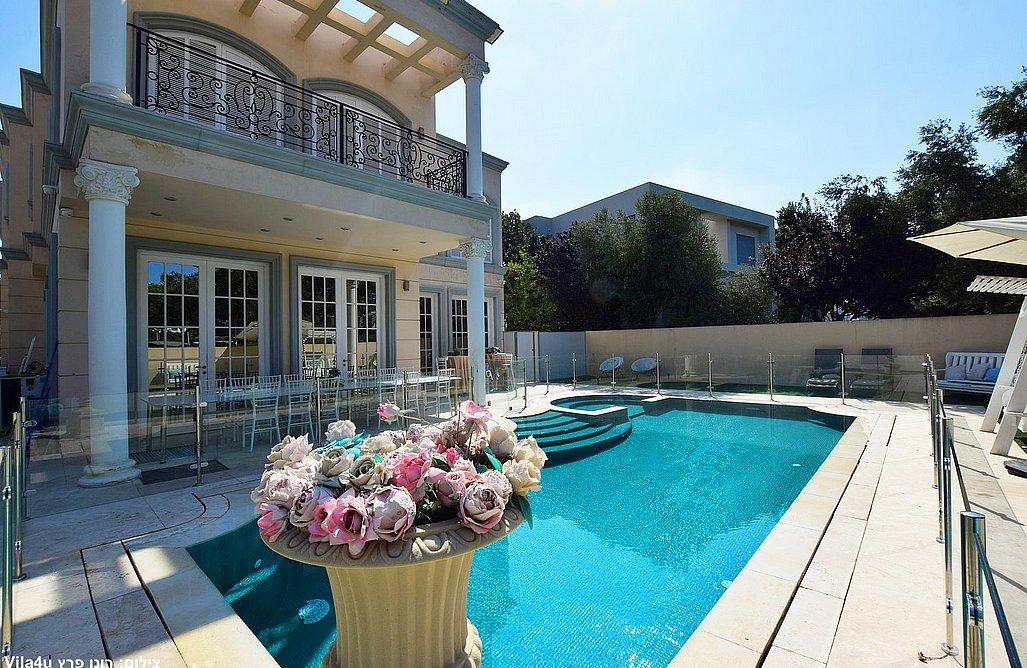 169966 המתחם החיצוני, קיסריה הום בוטיק, וילה  בקיסריה וילות - Vila