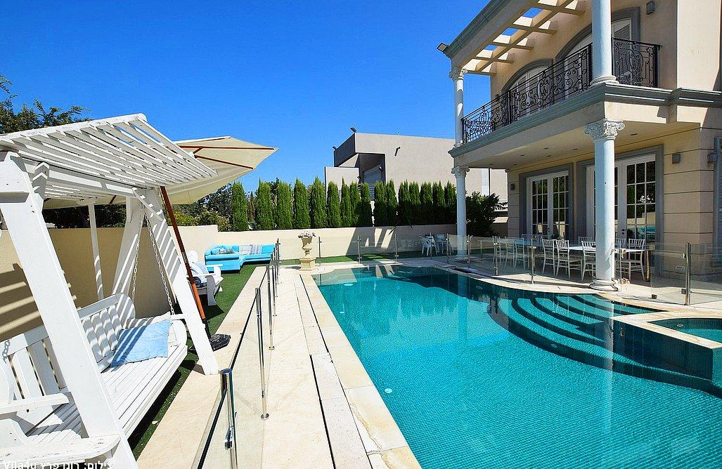 169970 המתחם החיצוני, קיסריה הום בוטיק, וילה  בקיסריה וילות - Vila