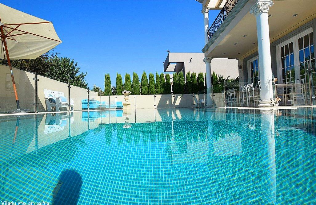 169974 המתחם החיצוני, קיסריה הום בוטיק, וילה  בקיסריה וילות - Vila