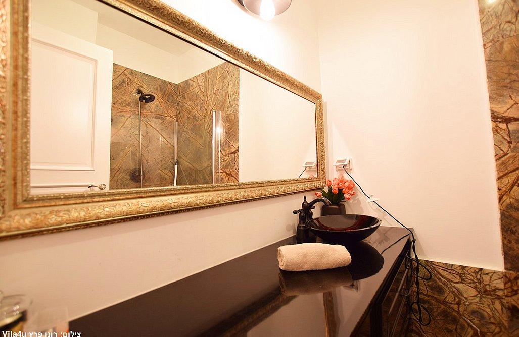 169994 המתחם הפנימי, קיסריה הום בוטיק, וילה  בקיסריה וילות - Vila