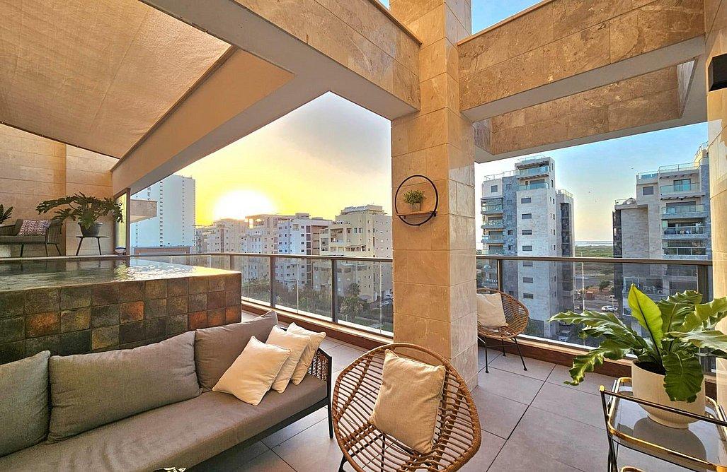 170724 גלרית חוץ, ויאיי פנטהאוז | VI Penthouse, וילה  בחדרה וילות - Vila